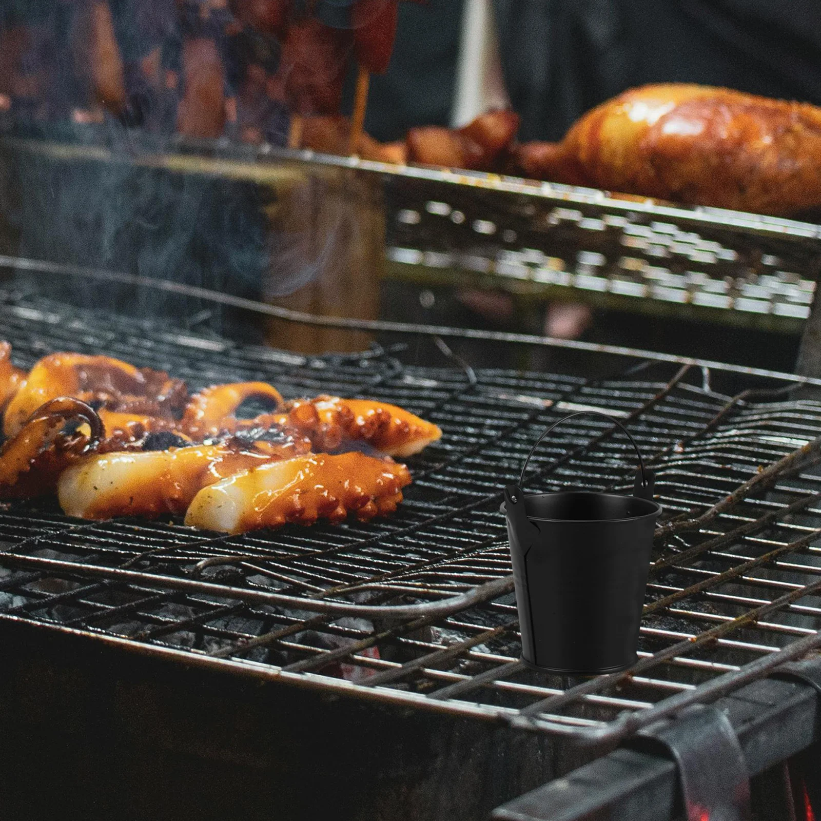 

Metal Barbecue Bucket Heavy Duty Grill Grease Container Compact Design Easy to for Outdoor Grilling and Kitchen