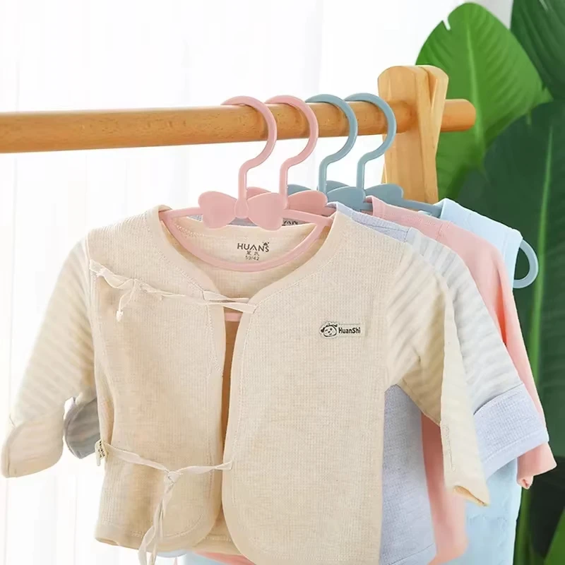 

10pcs Baby Clothes Hangers Racks Plastic Portable Racks for Kids' Towel Scarfs Hangers Clothing Organizer Children Coats Hanger