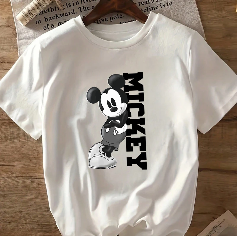 

Disney Series T-shirts Are Fashionable and Comfortable, Mickey Printed Short Sleeves Are Suitable for Everyday Wear.