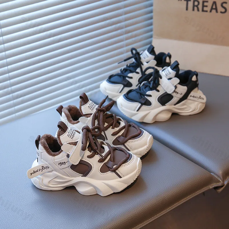 

Children's Sneakers 2025 Autumn Winter New Boys' Soft Sole Non Slip Outdoor Running Shoes Thicken Plush Girls' Casual Warm Shoes