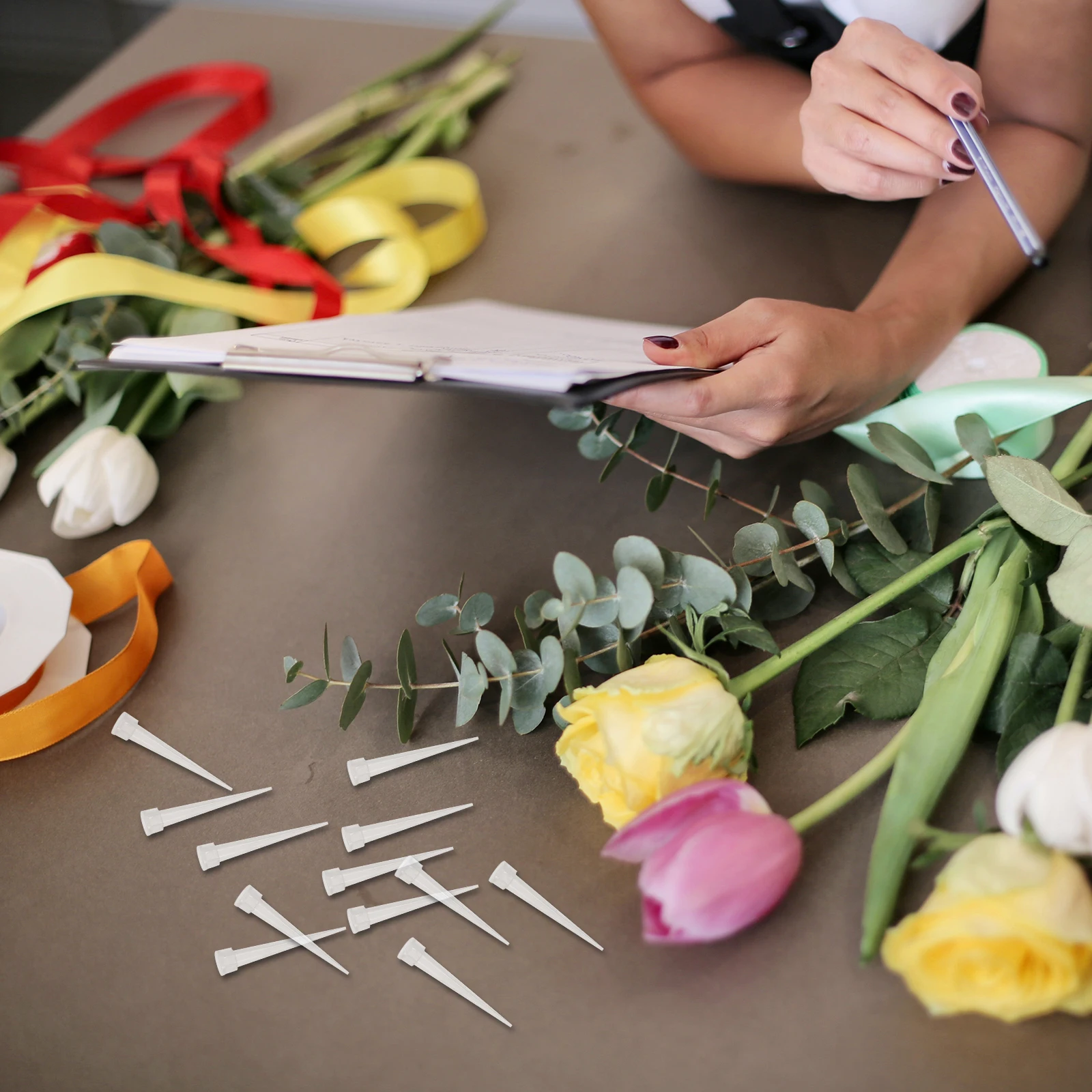 

100Pcs Flower Mud Tube Fixator Plastic Floral Water Tube Holder DIY Flower Arrangement Tools Wedding Bouquet Accessories