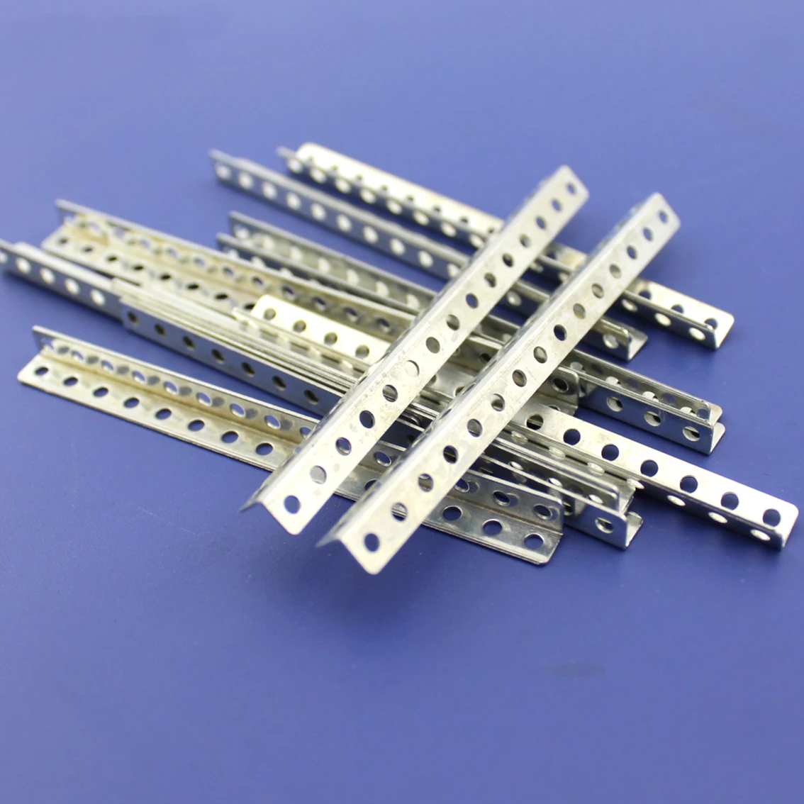 65/75mm L-Shaped Bracket with Hole Fixed Piece Small Angle Iron Rod Angle Code Porous Iron Sheet DIY Model Material Accessories