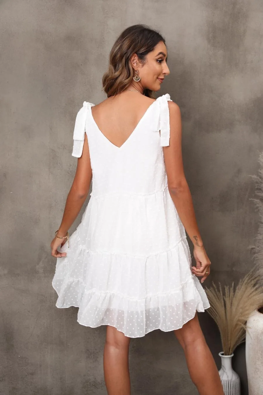 Vestidos De novia cortos elegantes para mujer, vestido De novia blanco con cuello en V y tirantes finos, Vestidos De novia cortos