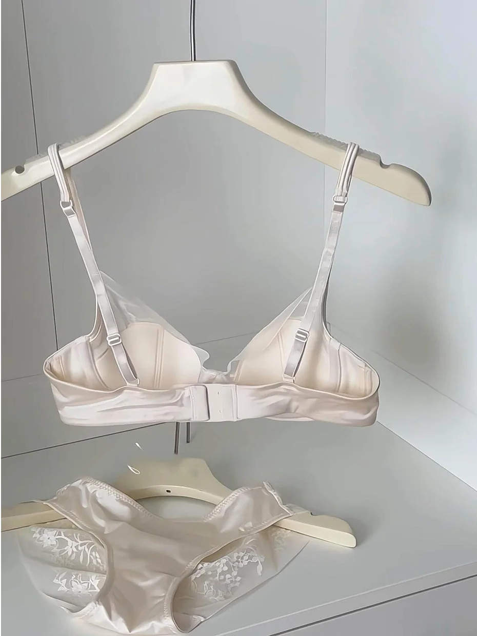 Early Spring Atmosphere Fairy Lace Embroidery Underwear Set Pure Desire Sexy Bottoming Inner Wear V-Neck Polyester Fiber