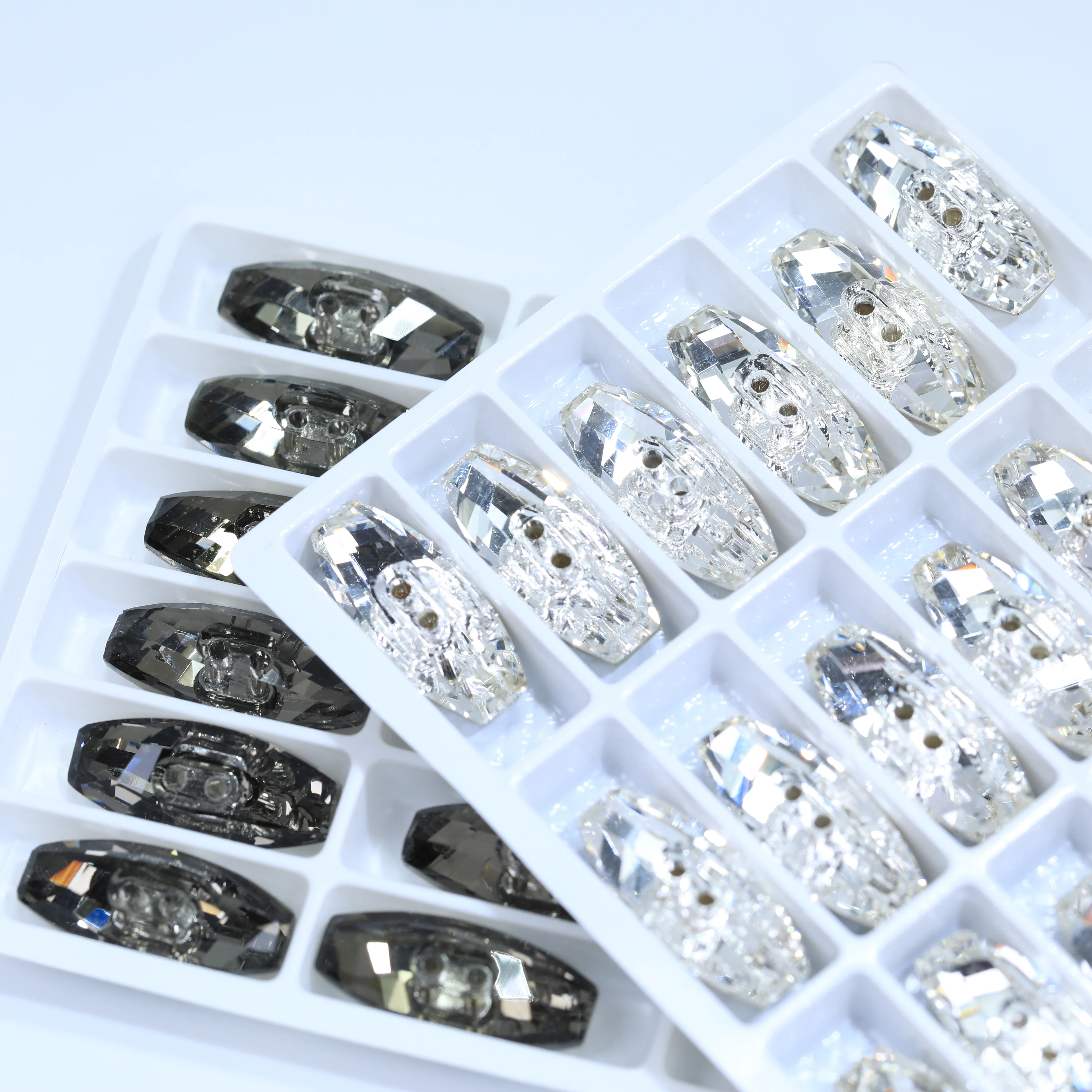 Fassförmige Knöpfe zum Aufnähen, hochwertige Glas-Kristalle, weiß beschichtet, glänzende Strasssteine, DIY-Handarbeiten, Kleidungszubehör – Detail 3