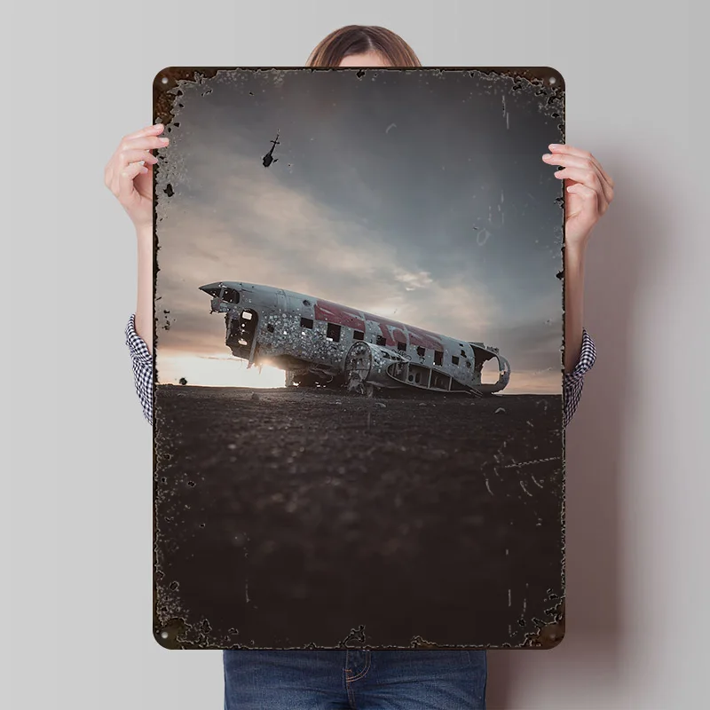 Zerstörtes Flugzeug in Island Gedrucktes Poster Maßgefertigte Retro-Wandkunst Vintage Metallschilder für Raumdekoration Kaffeebar-Dekor