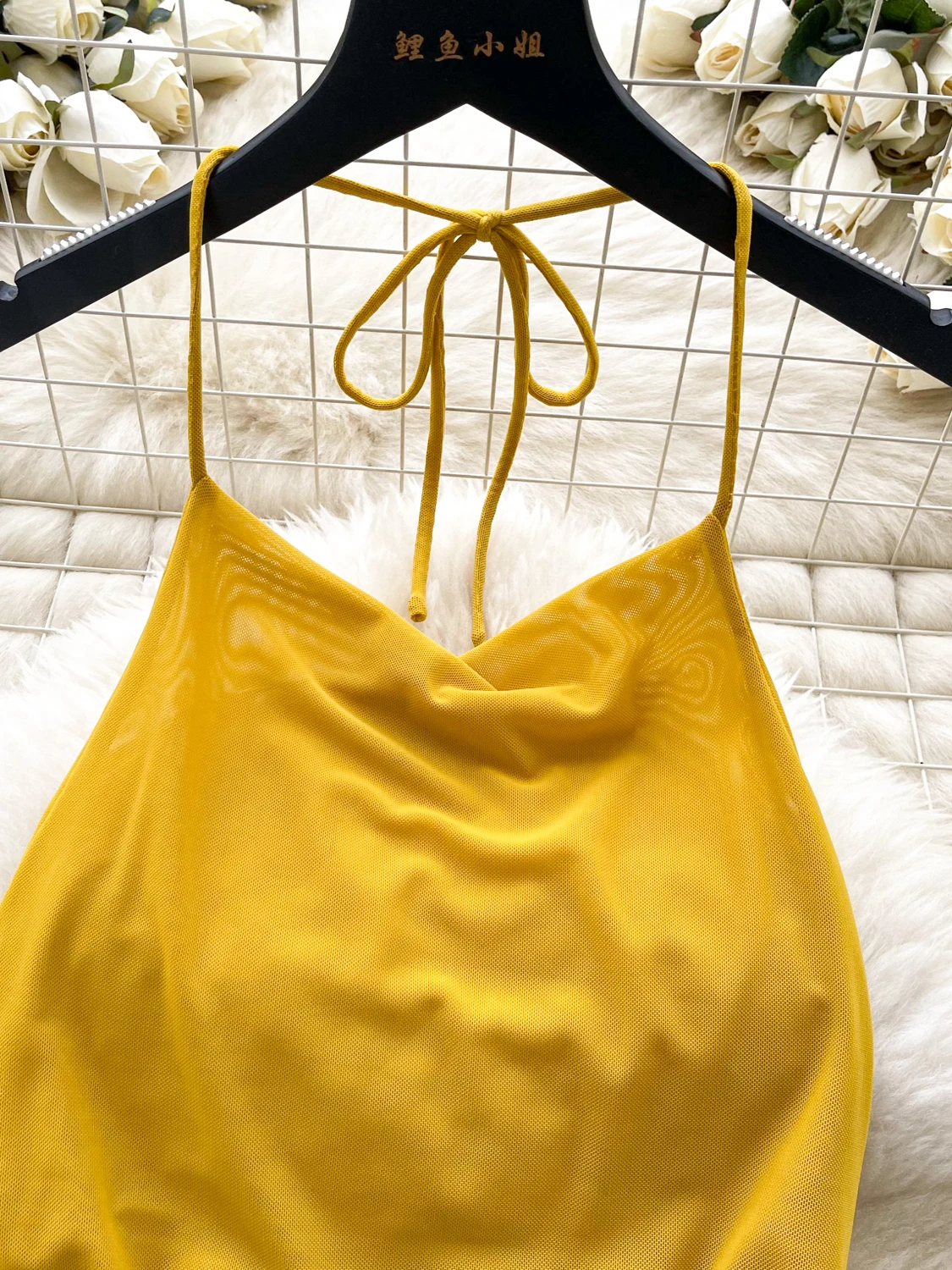 เสื้อกล้ามทรงเข้ารูปแบบเซ็กซี่สำหรับผู้หญิง สไตล์บริสุทธิ์ ดีไซน์จีบระบาย ทรงสวย ใส่สบาย เหมาะกับหน้าร้อน สไตล์สาวฮอต ใส่ไปทำงานได้