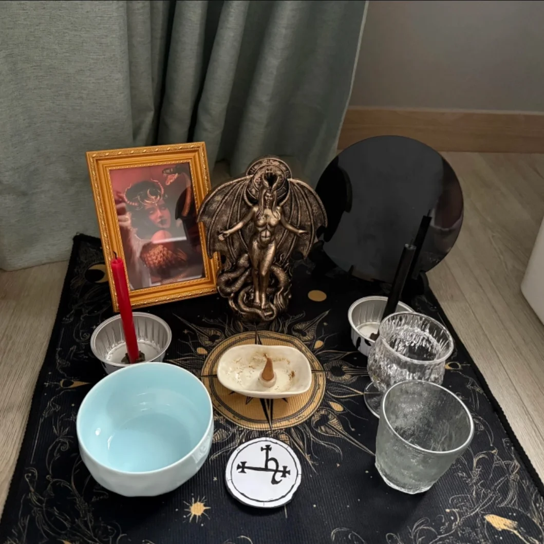 

"Lilith & Inanna Statue - Gothic Resin Figurine, Halloween Home Decor with Occult Symbolism, Dark Altar Centerpiece (20cm)"