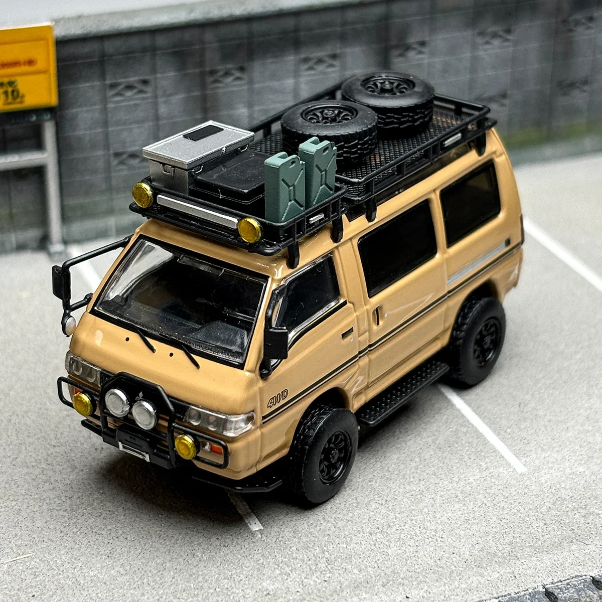 Diecast Model Car 1/64 Delica Car ModeI Off-road Vehicle Camper Play Vehicles Original Box