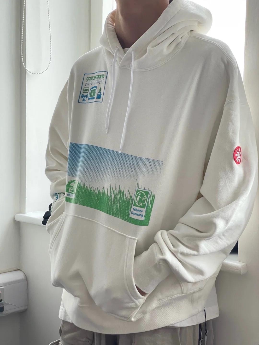 

Худи LIFE CAVEMPT в японском стиле, парные, свободного кроя, с принтом, весна-осень, белый, с мультяшным дизайном