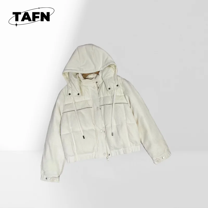 Practical & Stylish Vest Jacket for Winter Adventures Winter Ready Women's Vest Jacket with Insulation & Comfort AJ1809