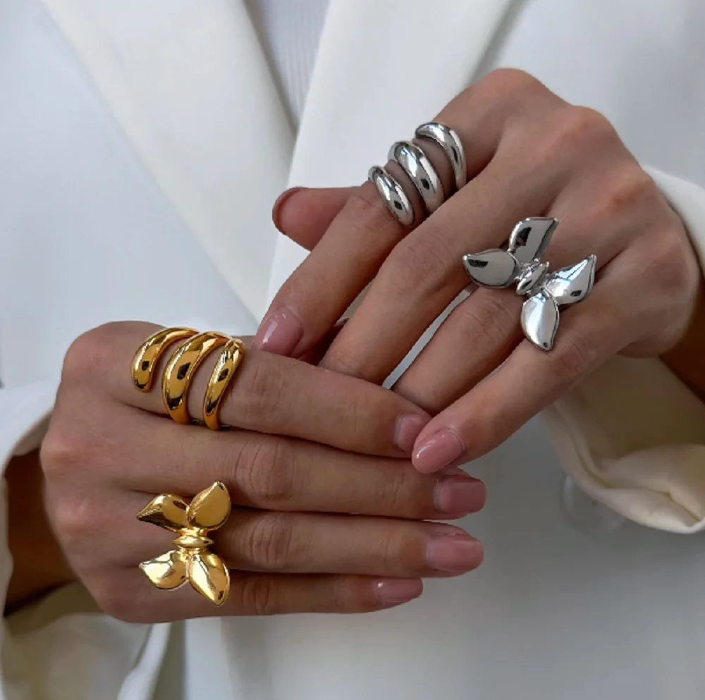 

AIKOER Minimalism 18k Gold Color Plated Stainless Steel Smooth Butterfly Ring Stackable Butterfly Ring Women's Jewelry Party Gif