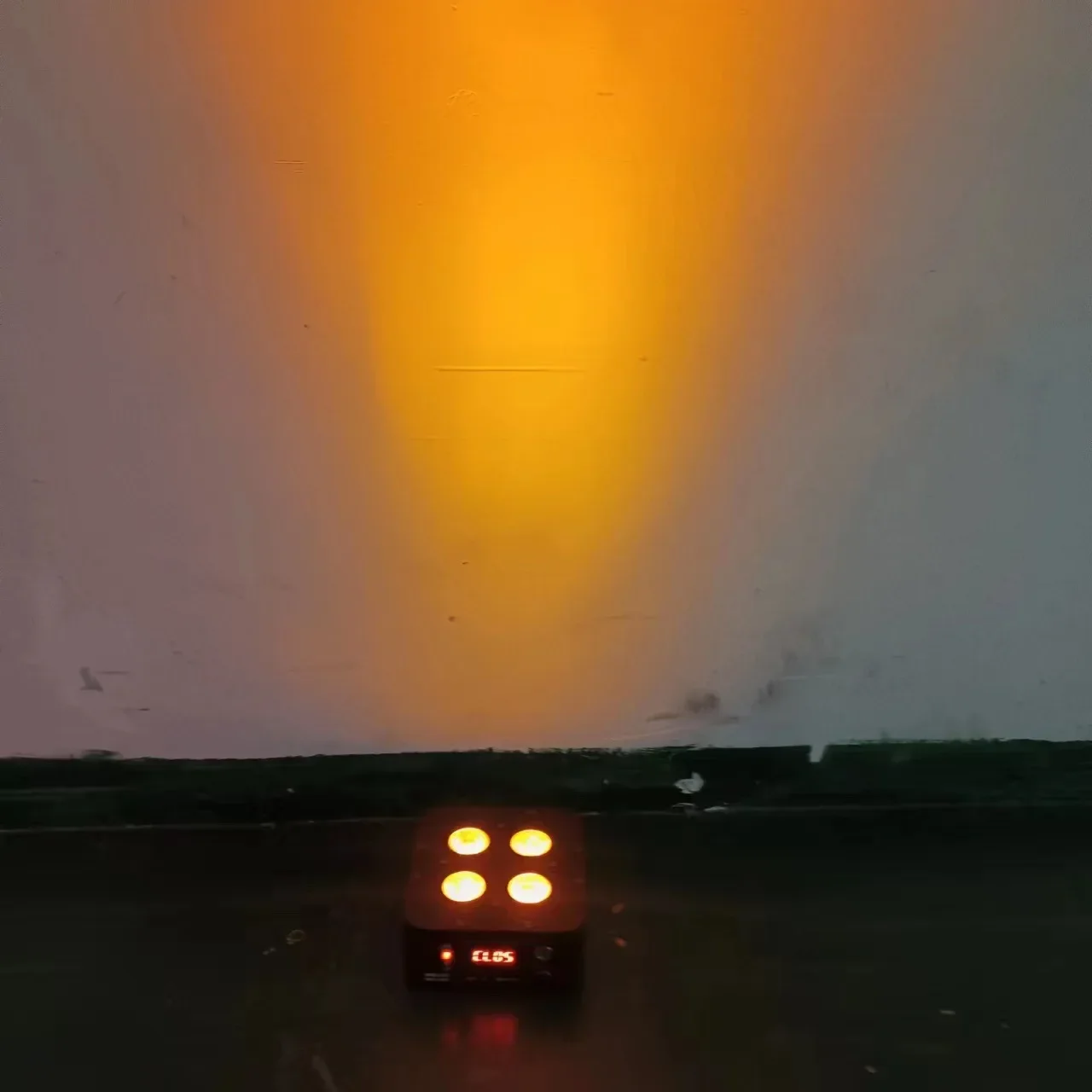 ミニ4 6in1バッテリーパーライト ワイヤレスリモコン APP充電式ライト ステージ ウェディング バー 染色ライト