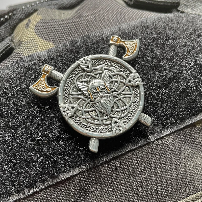 Insignia Metálica Vikinga Hacha para Mochila Táctica MOLLE