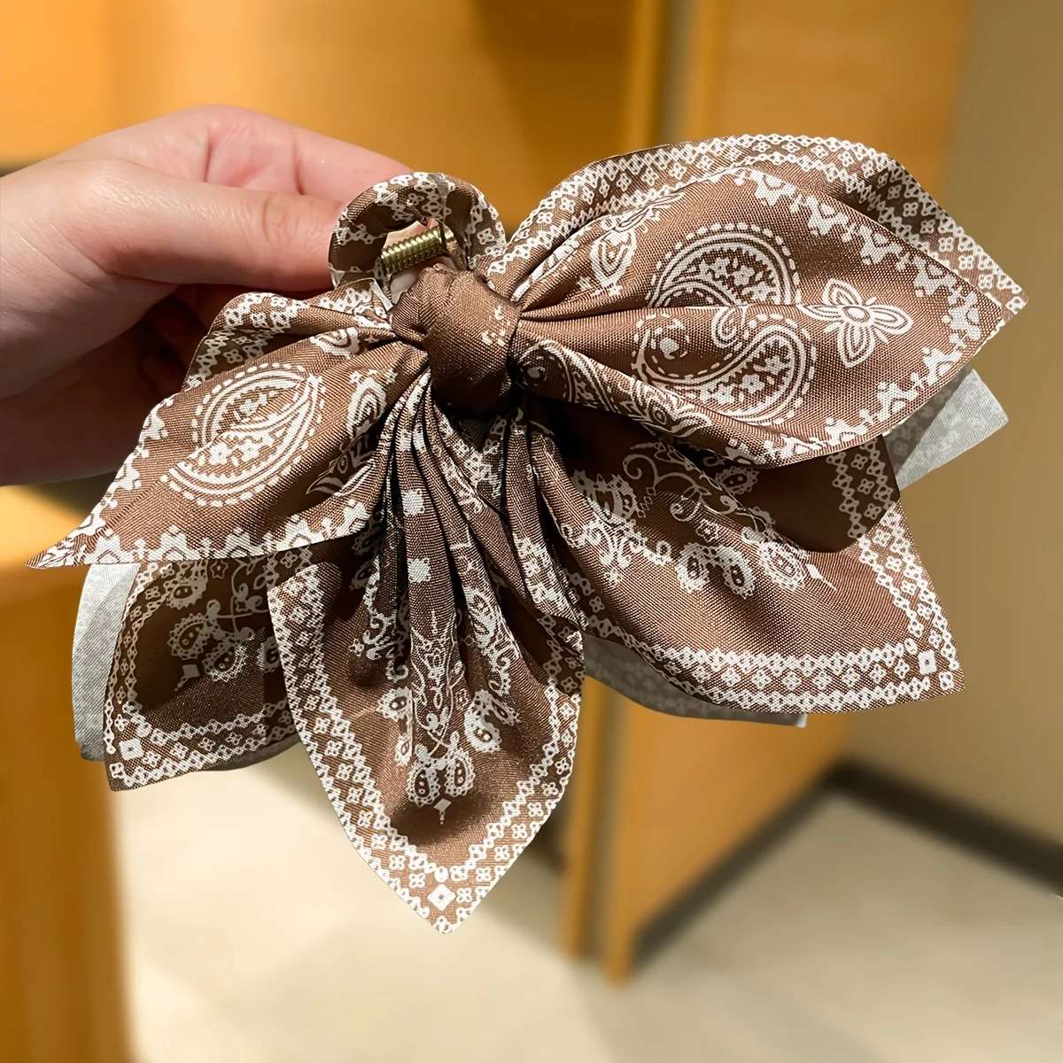 1 piece women's brown cashew-patterned bow hair clip, Bohemian style, large-sized hair claw clip, women's hair accessory