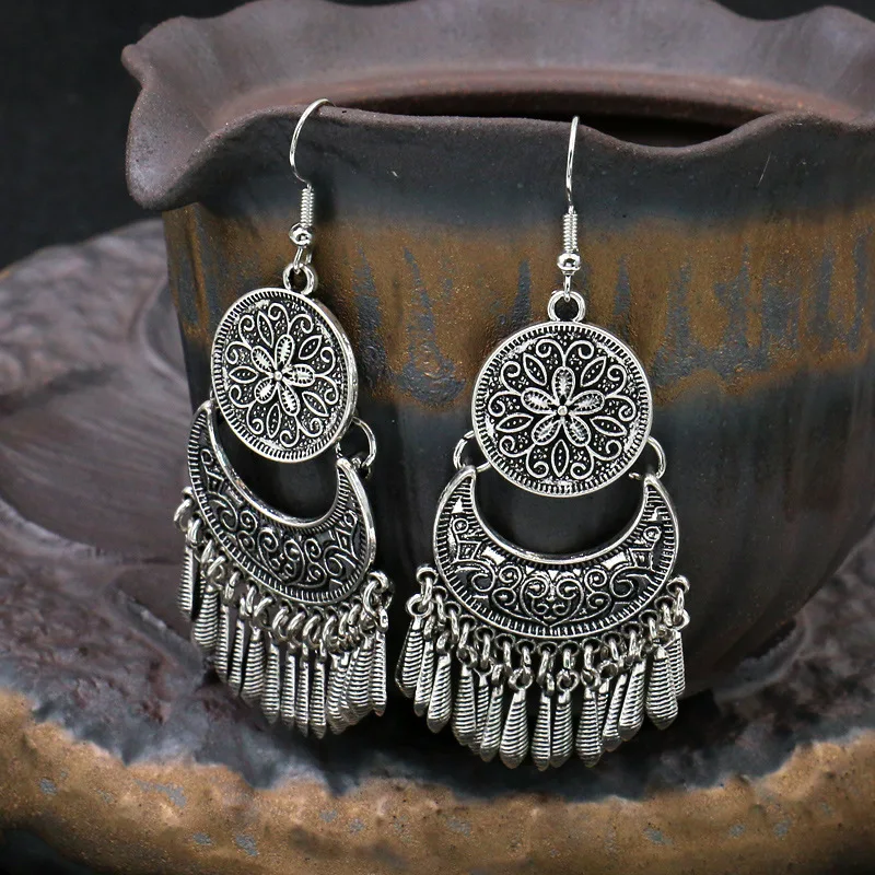 Ethnic Gold Color Geometric Tassel Earrings for Women Vintage Round Flower Pattern Piercing Earring Fashion Indian Jewelry