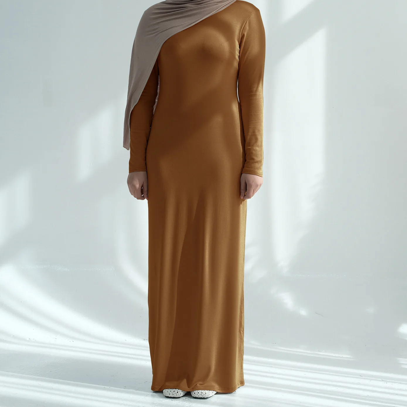 Abito in cotone modale tinta unita Abito casual leggero con scollo a V Abito Abaya musulmano ampio Elegante caftano a maniche lunghe per Dubai