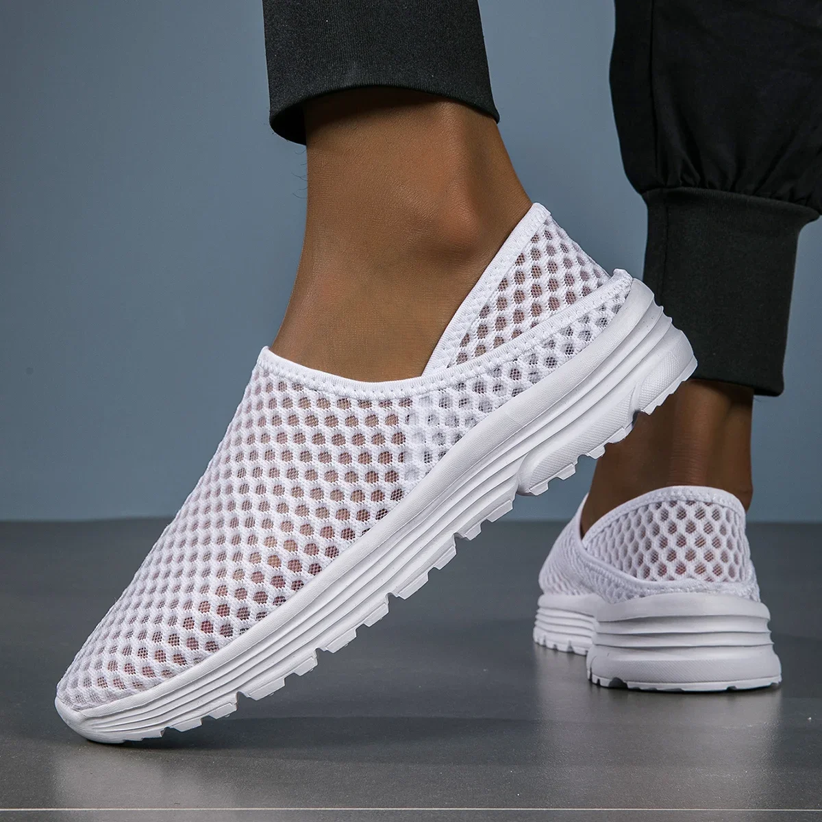 Breathable Mesh Shoes for Men Sneakers Autumn Slip-on Lightweight Women's Jogging Shoes Versatile Men Women Sports Couple Shoes