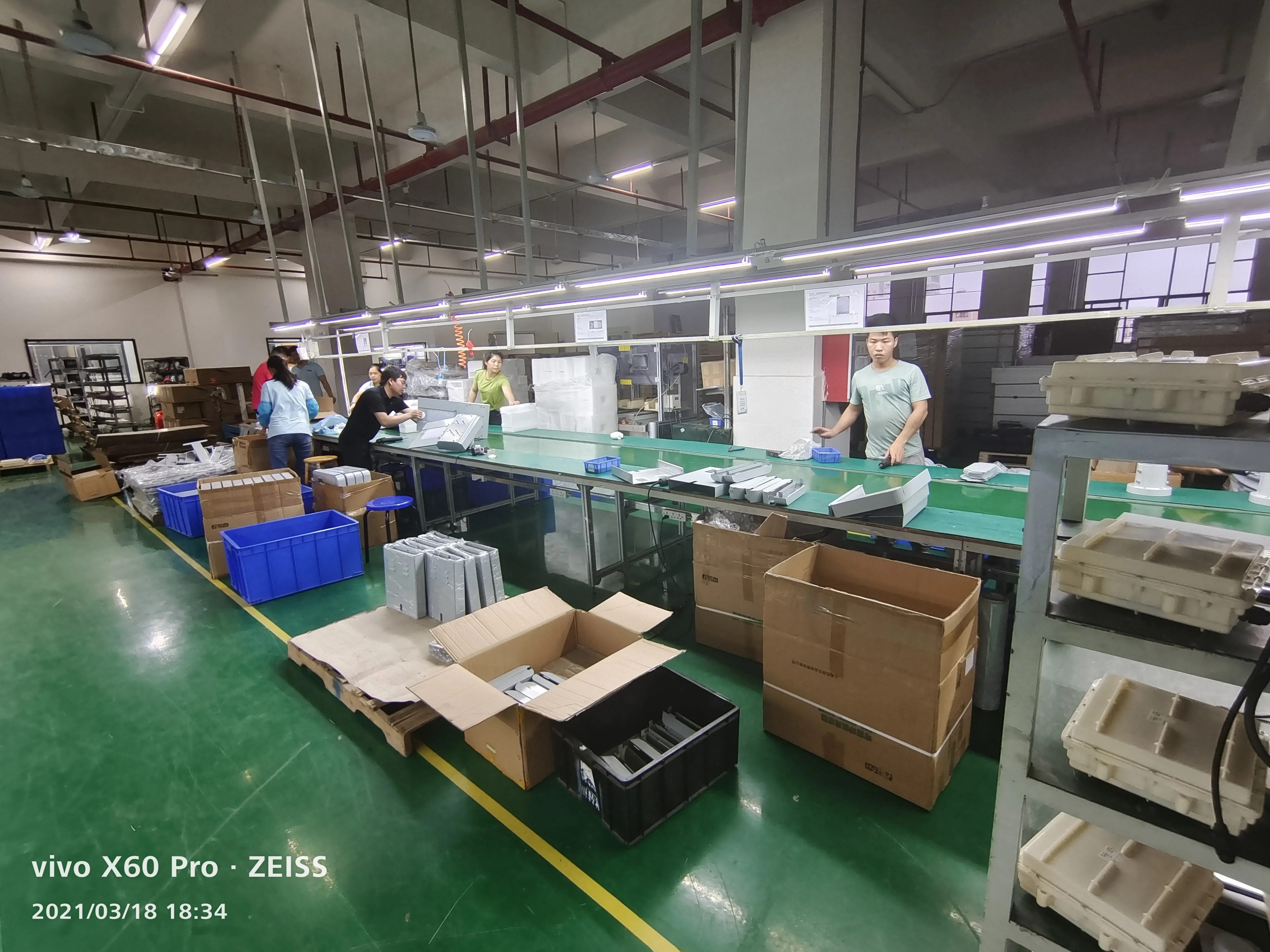 超高輝度ソーラーLEDランプ 屋外防水IP65 オールインワンソーラーパネル街路灯 リモコン付き