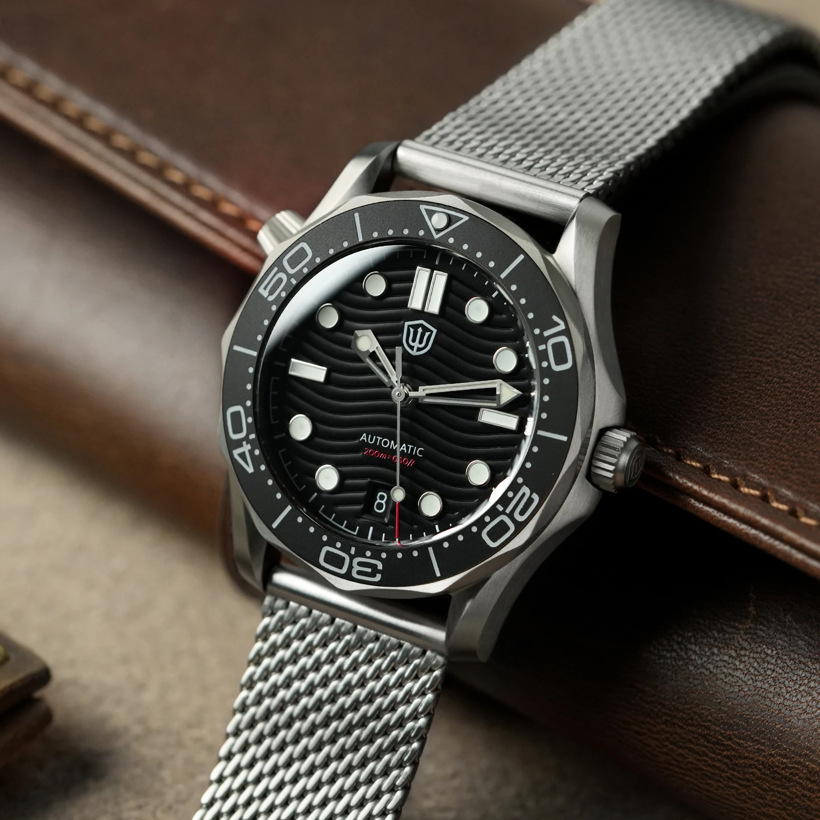 Watchdives WD007 39mm V2 SL3001 Automatische Taucheruhr Titan-Gehäuse Saphirglas 100M Wasserdichtes Ventil Luxus-Herrenuhr – Detail 27