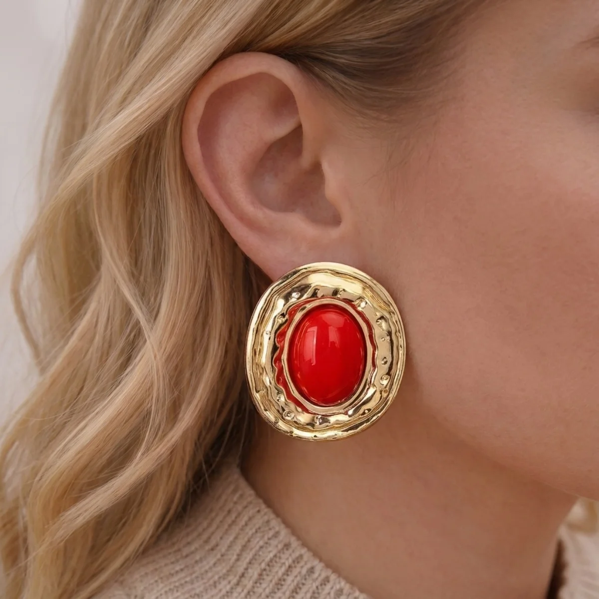 Vintage Rote Emaillierte Gehämmerte Große Ovale Ohrstecker für Damen, Antiker Stil, Kräftiger Welliger Metallrahmen, Königliches Design, Schmuck – Detail 4