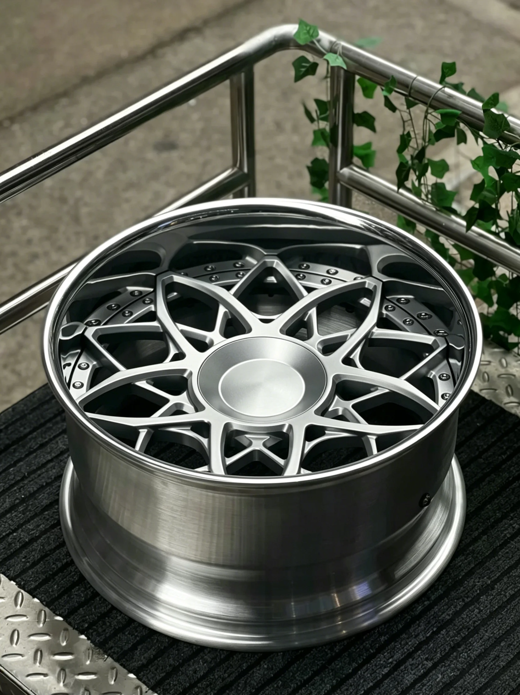 Deep Concave 2-Piece Forged Rims Brushed Silver Mesh Design Wide Lip Aluminum Alloy