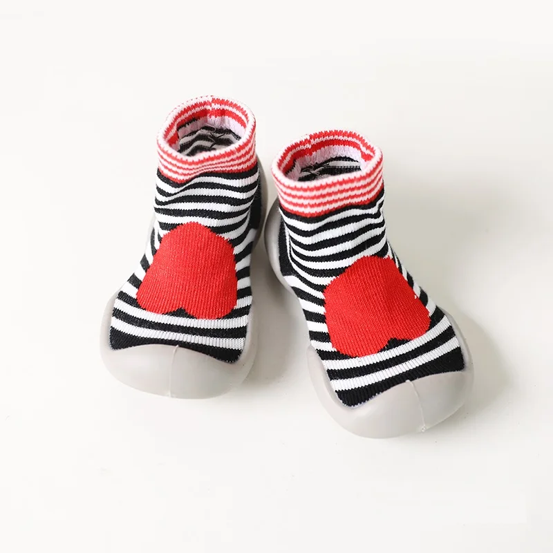 Sepatu lembut anti selip anak-anak musim dingin sepatu dalam ruangan bayi sepatu sol karet luar ruangan anak-anak sepatu balita yang nyaman