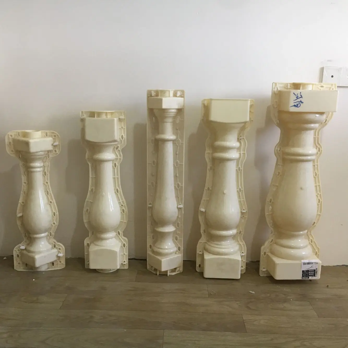 calabash ABS Height 81.5cm Precast Square Concrete Plastic Baluster Molds for Garden or House
