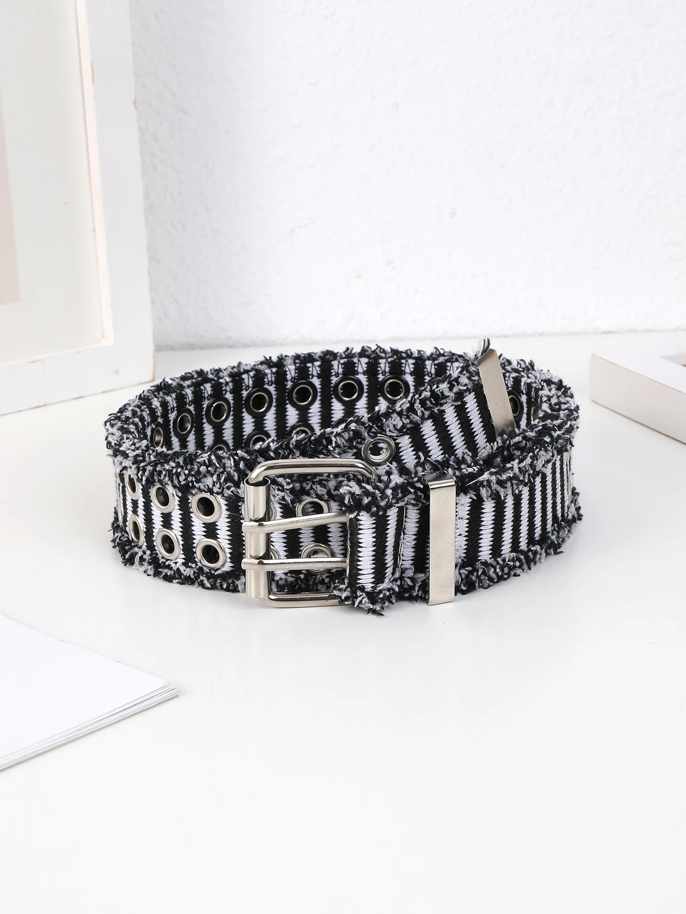 Thyryfy Striped Waistband with Distressed Edges Dual Exhaust Eyelids Trendy Street Style Personalized Daily Wear Waistband