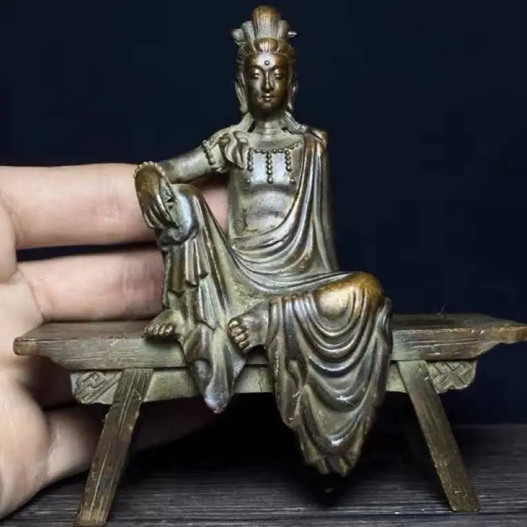 Unearthed pieces of Guanyin Bodhisattva bench Buddha bag old copper Guanyin Buddha statue pendulum