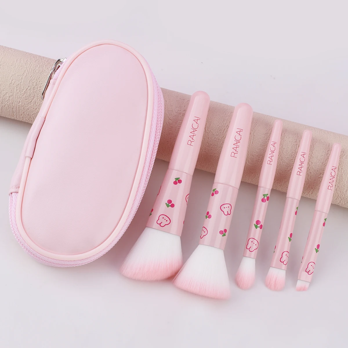 5pcs Makeup Brushes with Bag Set Foundation Brushes Eyeshadow Brushes Blush Brushes Bunny Pattern Cute Travel Portable Goodi