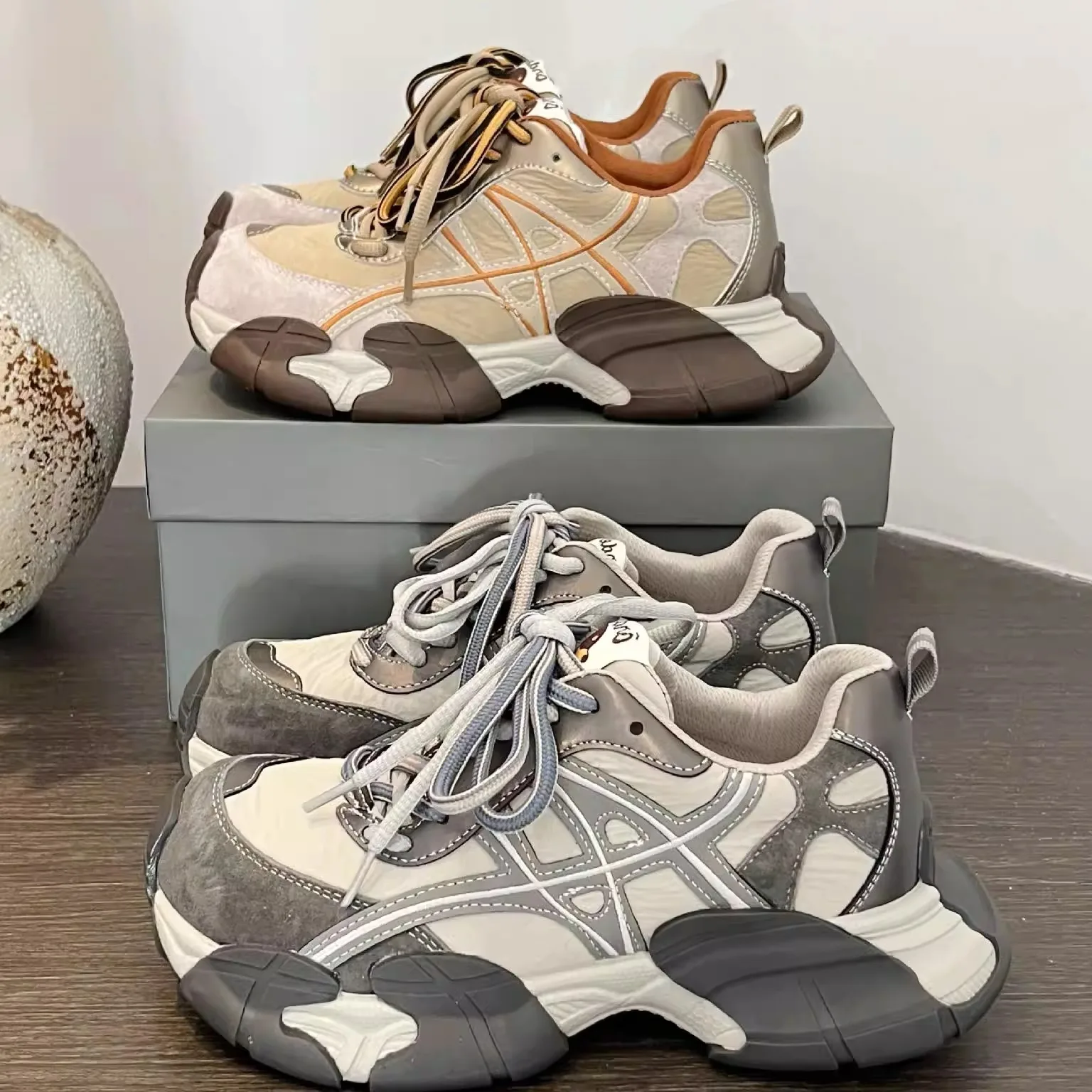 

Women's Sport Shoes Casual Style Thick Bottom Dad Shoes Leather Octopus Design Fashionable Versatile Low Top round Toe