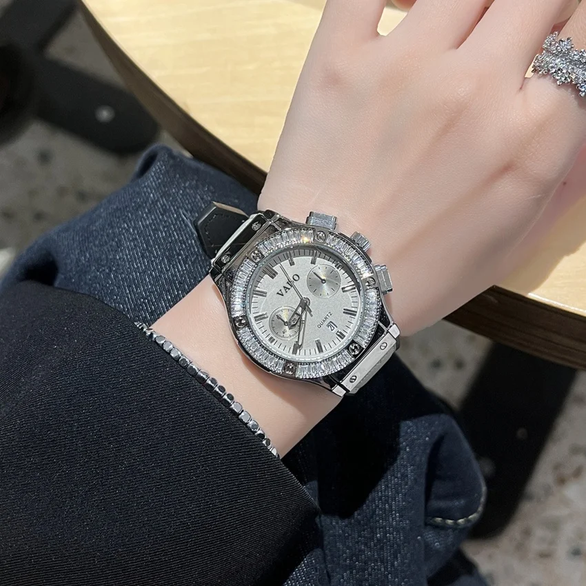 Fashion Second Hand Decoration Dial Women's Quartz Watch Diamond Bezel Leather Band Ladies Dress Watches for Women