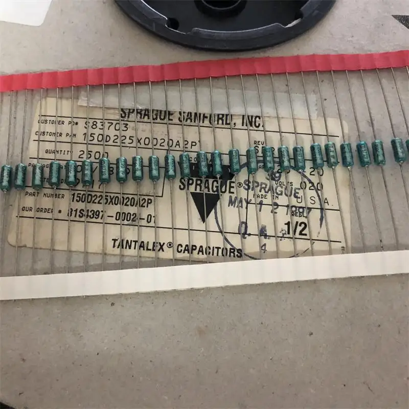 

Совершенно новый американский танталовый электролитический конденсатор высокого класса 150D 2,2 мкФ20 В