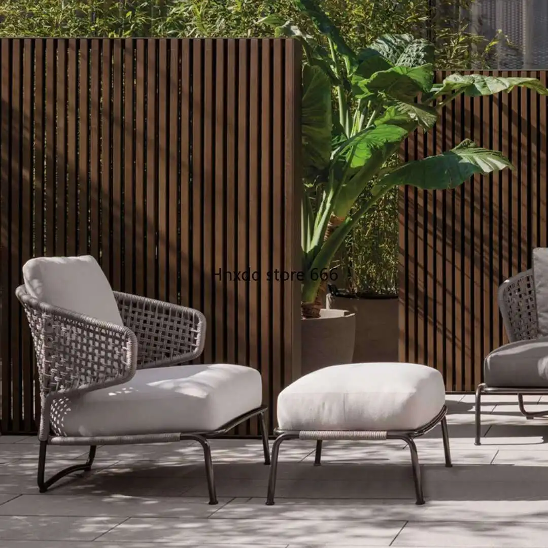 Balkon Freizeit einzelner Rattanstuhl dreiteilige Möbel