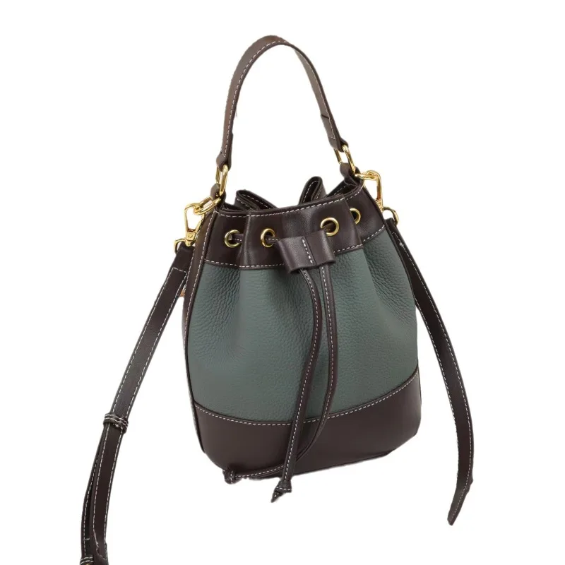 

Niche design bag women's bag fashion versatile messenger bag portable commuter hand carry