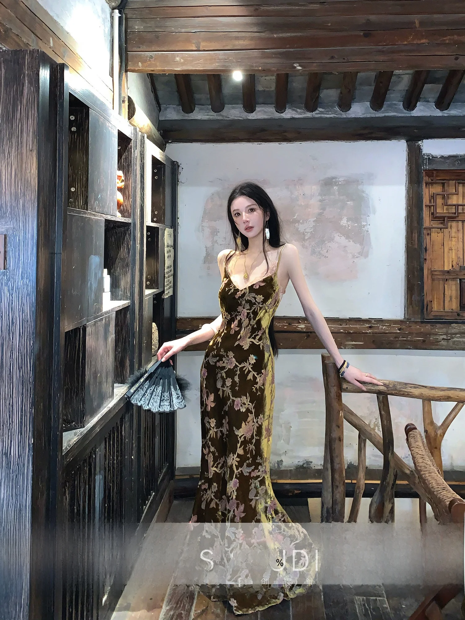 

MOSS STUDIO Новое китайское бархатное платье с цветочным принтом и регулируемыми бретелями для женщин, модное повседневное платье для города