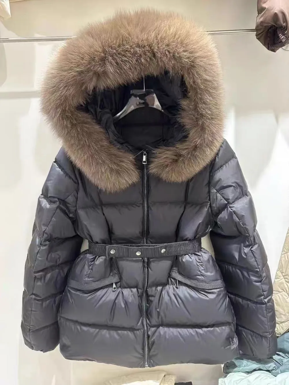 2024 New Winter Women Ultra Light Puffer Jacket Luxury Real Fox Fur Hooded White Duck Down Coat Female Warm Slim Parkas