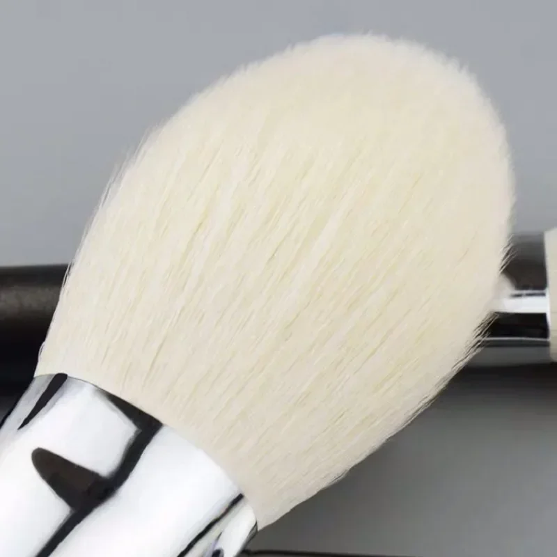 Small Crease Brush Fluffy Goat Hair Precise Tapered Crease Makeup Tool Mini Pointed Eyeshadow Blending Makeup Brush Tools