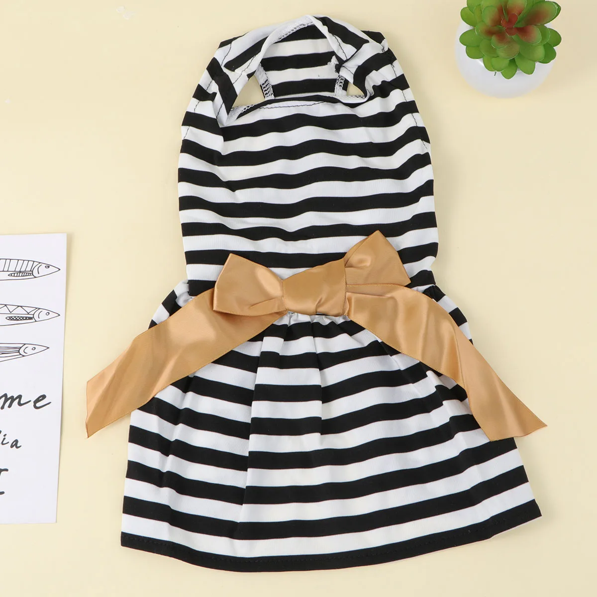 

Summer Pet Dog Dress Sleeveless Puppy Skirt Black White Stripes Clothes Female Dogs Holidays Elegant Pet Supplies Dog Dresses