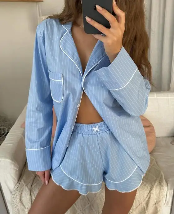 

2025 Autumn and Winter Vacation Style Solid Color Long Sleeved Short Pants Two-Piece Set Women's Clothing