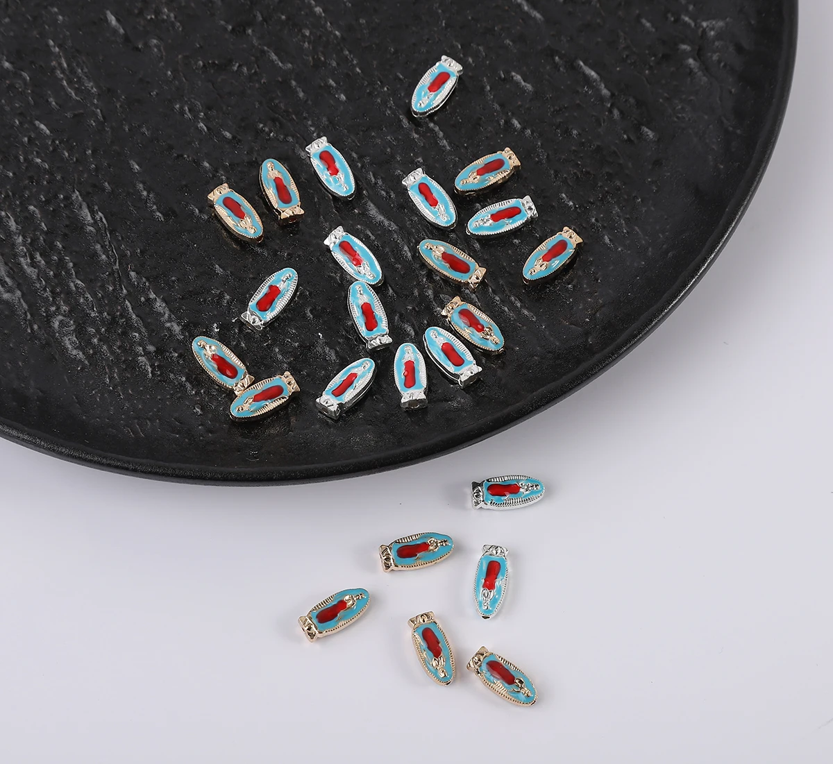 100pcs The Madonna perforated interval beads drop oil pendant can be used as a bracelet necklace