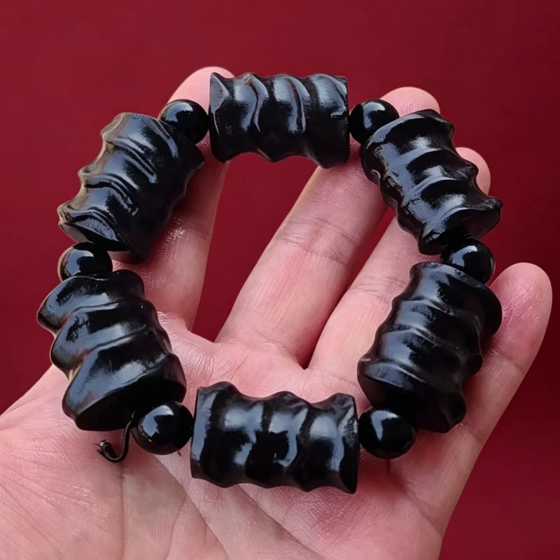 bracciale-in-corno-di-bue-intagliato-a-mano-in-stile-vintage-accessorio-unico-e-alla-moda-per-uomo-e-donna