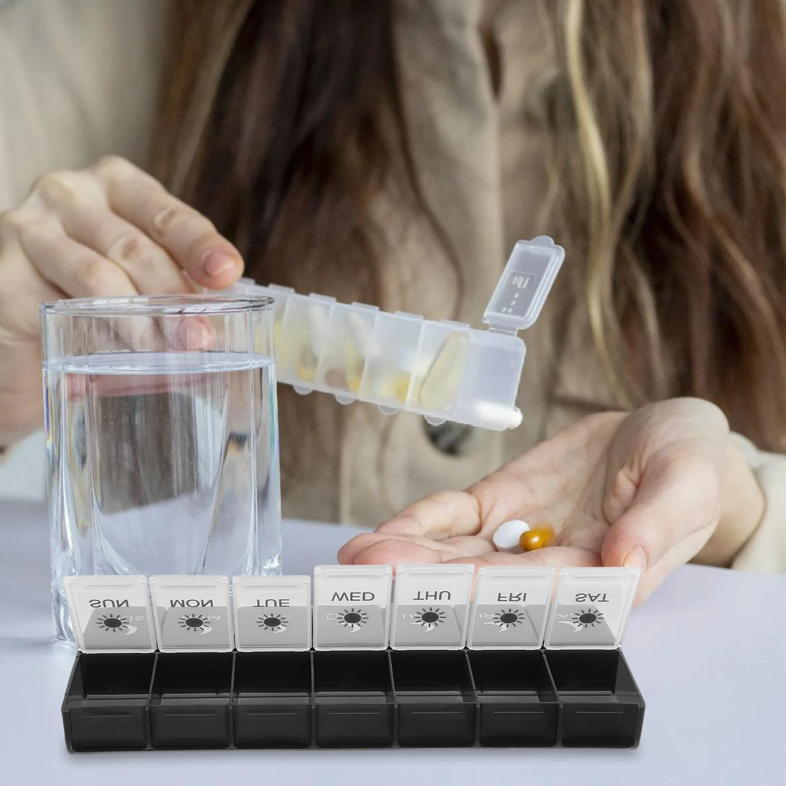 

1 шт., портативная коробка для таблеток с 14 отделениями, еженедельный органайзер для лекарств, водонепроницаемый герметичный контейнер для путешествий на открытом воздухе, ежедневный витамин