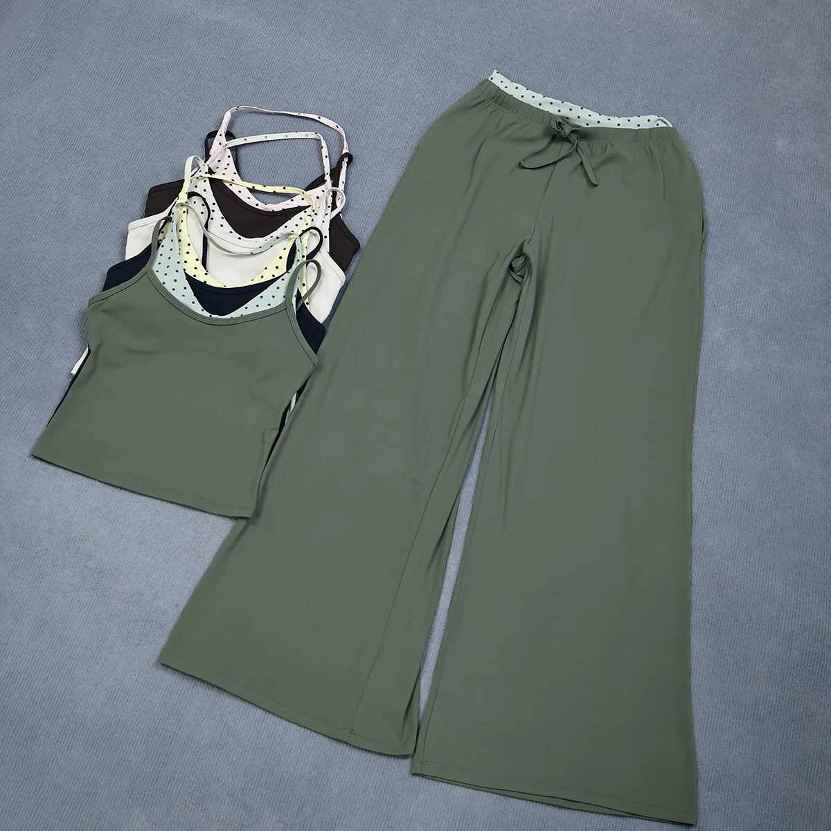 Damen-Yoga-Set, 2-teilig, Polka-Dot-Verzierung, Tanktop, Hose mit Kordelzug und elastischem Bund, weite Beine, für Training, Fitnessstudio, Laufen, Freizeit und Sport. – Detail 11