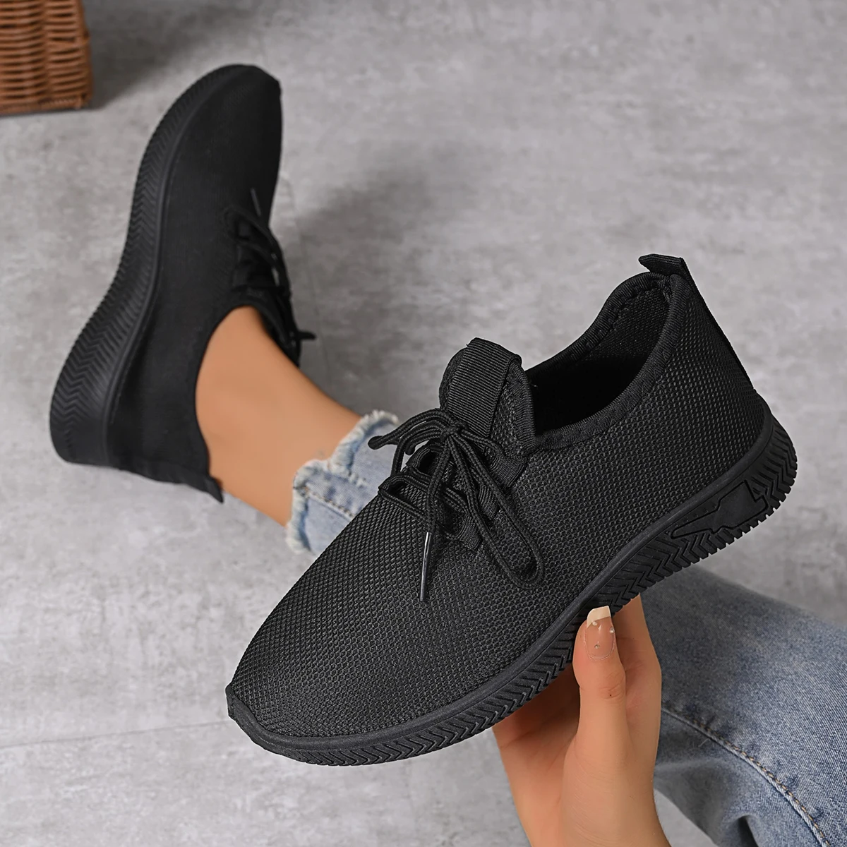 Chaussures de sport respirantes à bout rond, couleur unie, à la mode et confortables, semelles épaisses, décontractées, pour femmes, printemps et automne