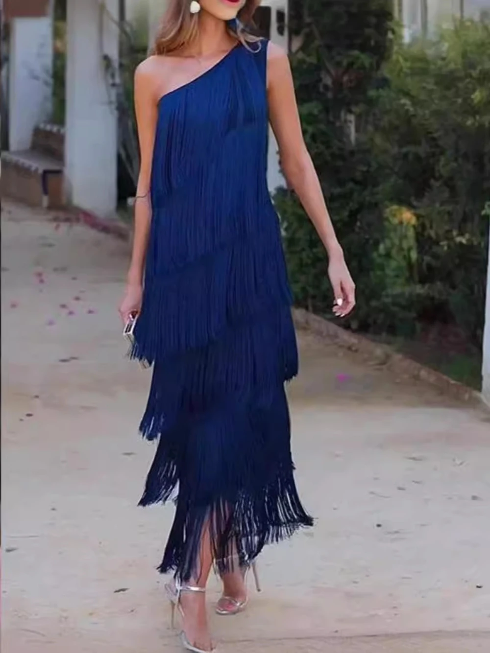 4-kleuren modieuze avondjurk met één schouder en kwastjes op voorraad A-lijn klassieke galajurk gelaagde elegante cocktail-vrijetijdskleding