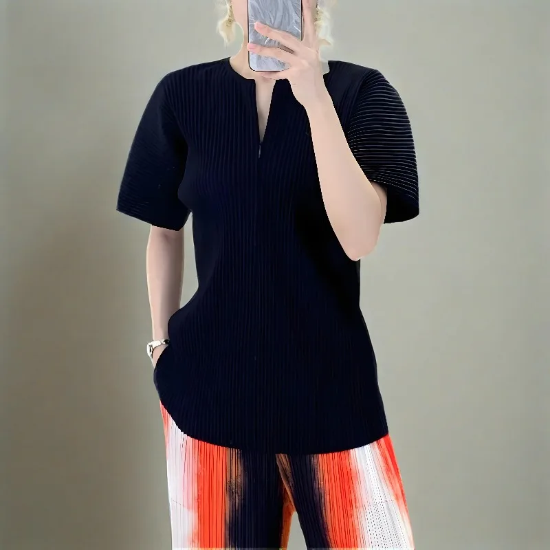 

Miyake Pleated Ladies T-Shirt - Japanese Style 3D Pleated Office Wear White Wrinkle-Free Polyester Summer 2025 Fashion Clothing