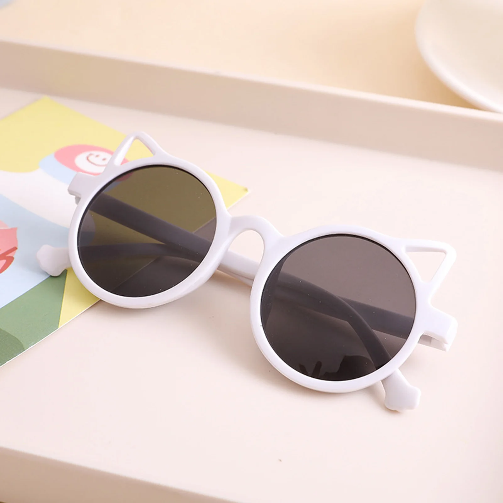 Kids Cat Ear Sunglasses UV400 Protect Anti-Scratch Lightweight Eyewear for Boys Girls Outdoor Beach Party Gift