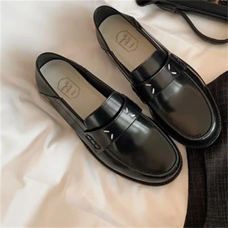 

Sewing Lines Shoes for Womens Round Toe Lady Patent Leather Low Heels Female Loafers Shallow Zapatos Mujer Solid Chassure Femme